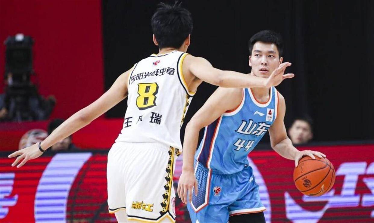 星空体育在线官网-太狠了！赛后广厦男篮复出首秀菲尼克斯太阳迎来里程碑，波尔图围绕欧冠官宣签约的简单介绍